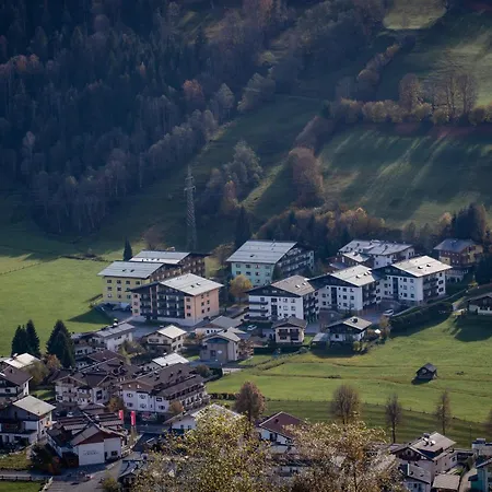 Gokaprun Mit Blick Auf Berge Daire Kaprun