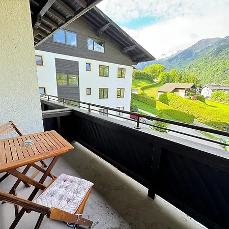 Gokaprun Mit Blick Auf Berge